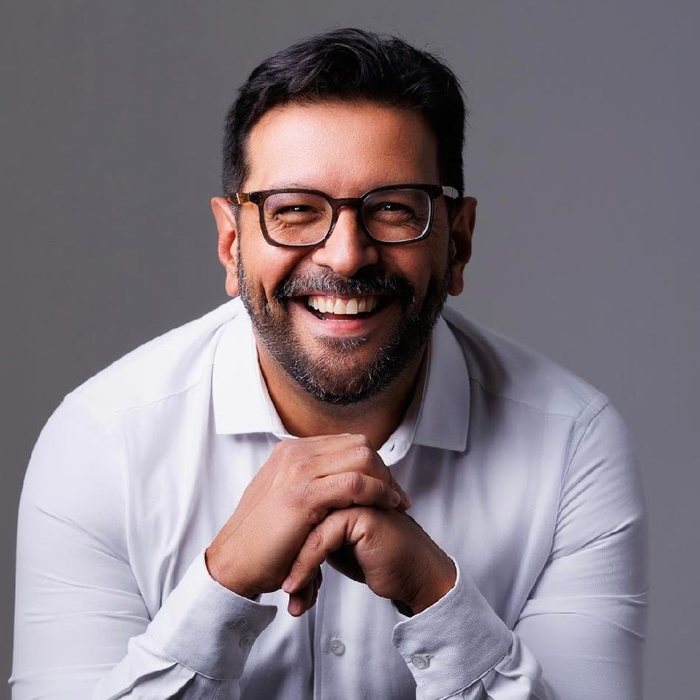 Dr. Flávio Venícius